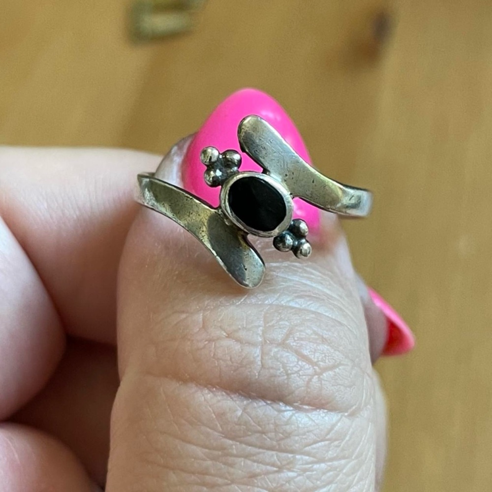 Sophisticated Silver and Black Gemstone Ring